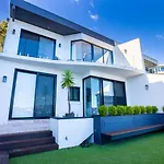 Luxury Waterfront Home @ Kyle Bay 3 Bedroom Duplex