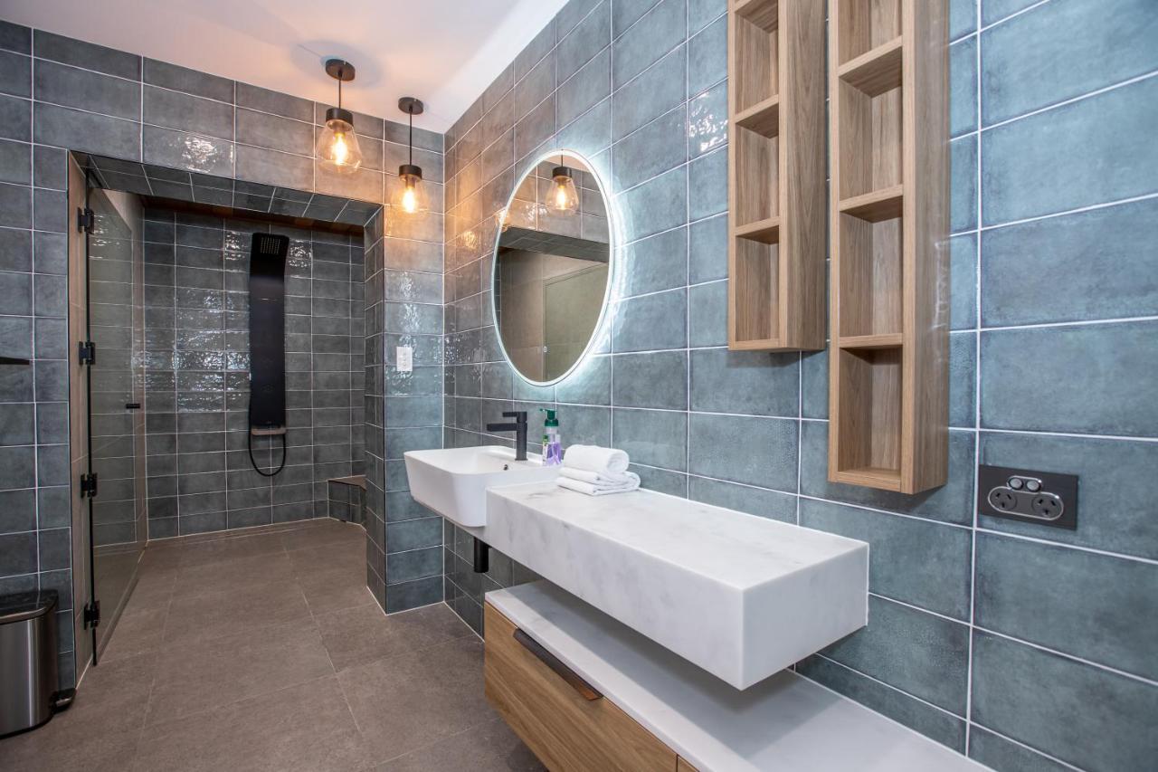 Holiday home Luxury Waterfront @ Kyle Bay 3 Bedroom Duplex *